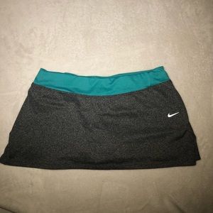 nike tennis skirt.
